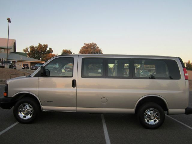 2006 Chevrolet Express LS 4X4