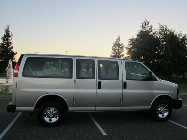 2006 Chevrolet Express LS 4X4