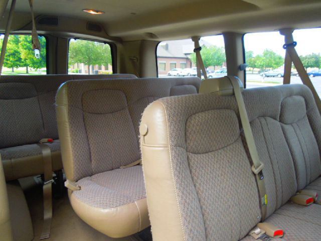 2006 Chevrolet Express LS 4X4