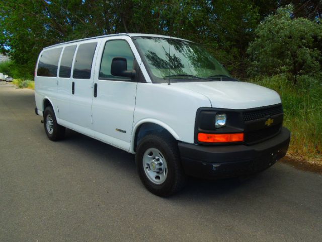 2006 Chevrolet Express LS 4X4