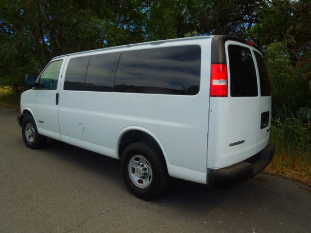 2006 Chevrolet Express LS 4X4