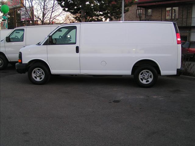 2006 Chevrolet Express Overland 4X4