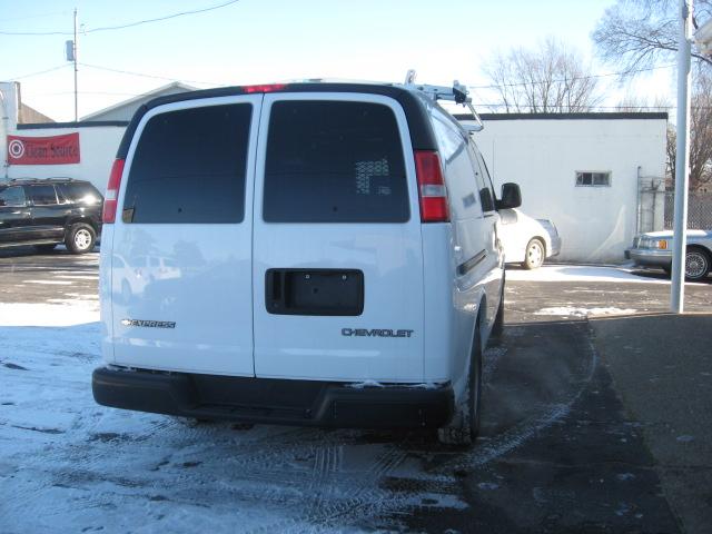 2006 Chevrolet Express Base