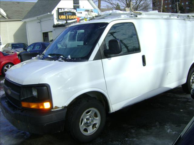 2006 Chevrolet Express Base