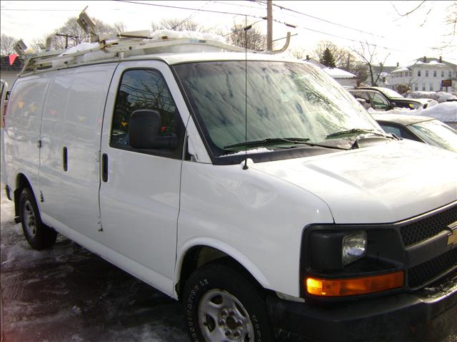 2006 Chevrolet Express Base