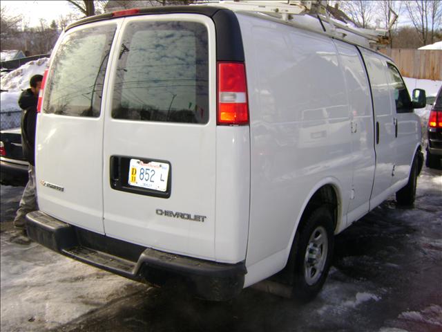 2006 Chevrolet Express Base