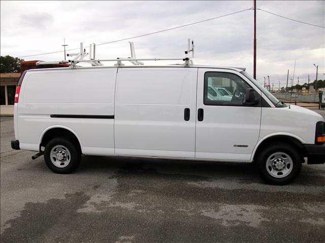 2006 Chevrolet Express Base