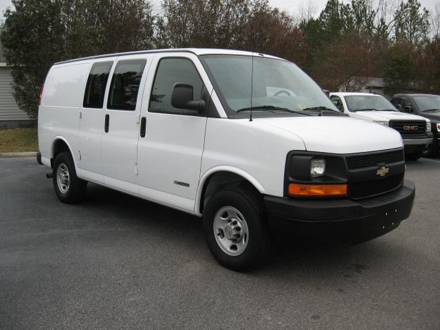 2006 Chevrolet Express LX 5.0 Liter Hatchback 2D