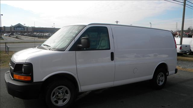 2006 Chevrolet Express Base