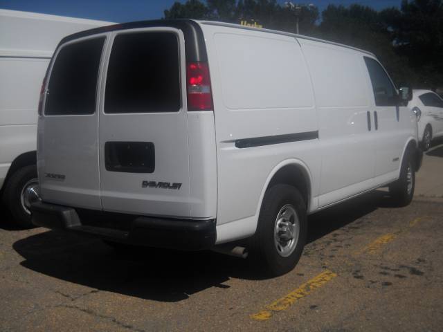 2006 Chevrolet Express LS 4X4