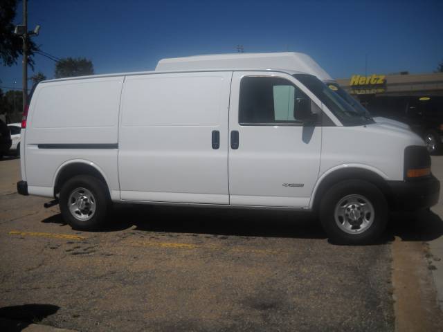 2006 Chevrolet Express LS 4X4