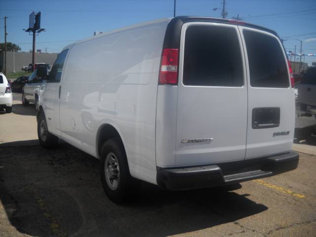 2006 Chevrolet Express LS 4X4