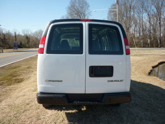 2006 Chevrolet Express Base