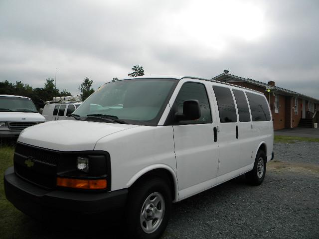 2006 Chevrolet Express Base