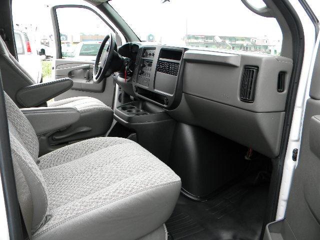 2006 Chevrolet Express Base