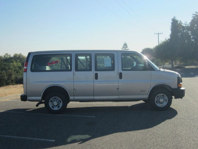 2006 Chevrolet Express LS 4X4