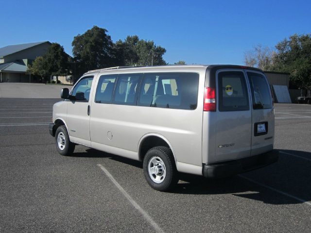 2006 Chevrolet Express LS 4X4