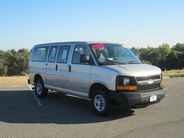 2006 Chevrolet Express LS 4X4