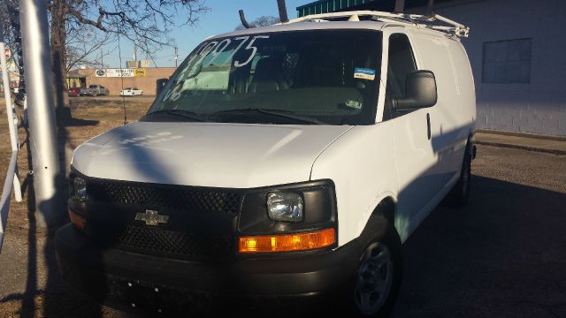 2006 Chevrolet Express 750i 4dr Sdn