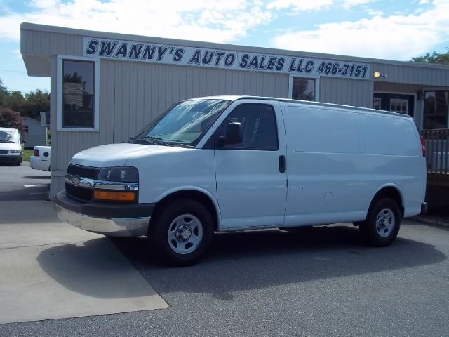 2006 Chevrolet Express 750i 4dr Sdn