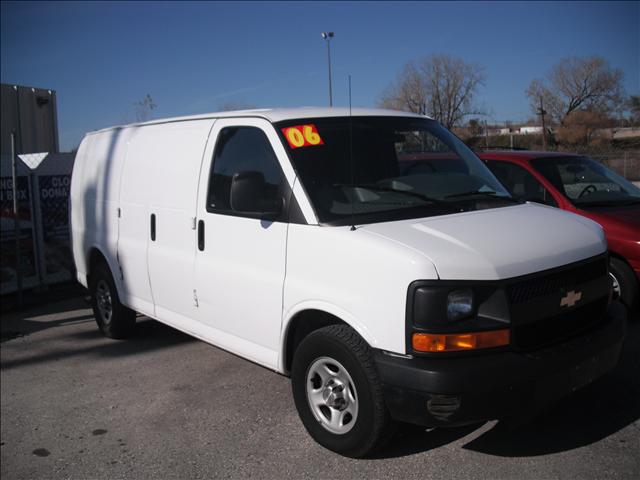 2006 Chevrolet Express Base