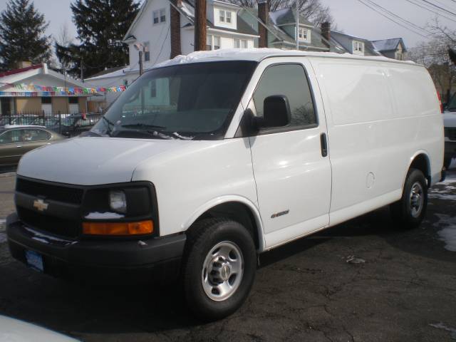 2006 Chevrolet Express Base