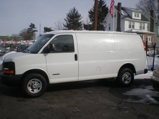 2006 Chevrolet Express Base