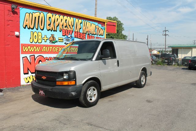 2006 Chevrolet Express 750i 4dr Sdn