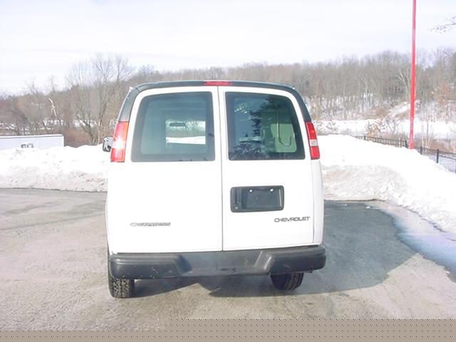 2006 Chevrolet Express Base