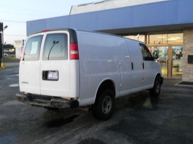 2007 Chevrolet Express Base