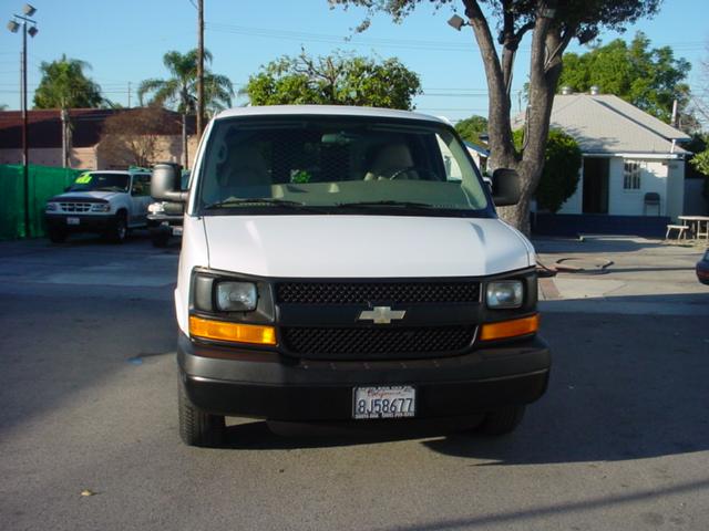 2007 Chevrolet Express Base