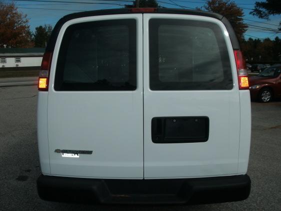 2007 Chevrolet Express Base