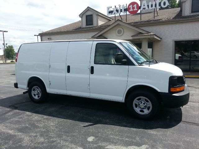 2007 Chevrolet Express 750i 4dr Sdn