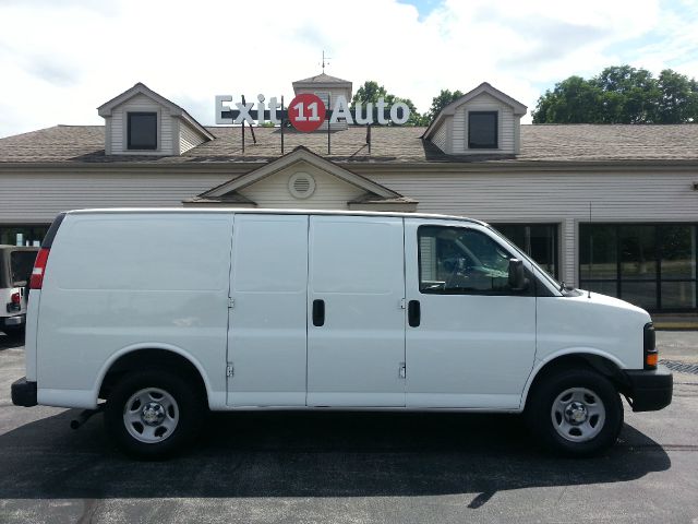 2007 Chevrolet Express 750i 4dr Sdn