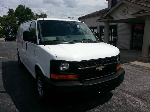 2007 Chevrolet Express 750i 4dr Sdn