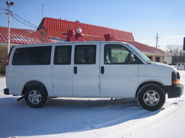 2007 Chevrolet Express Base