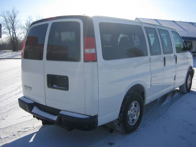 2007 Chevrolet Express Base