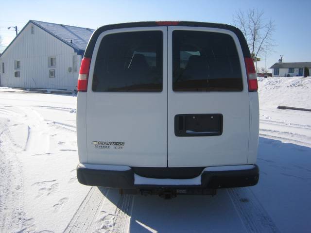 2007 Chevrolet Express Base