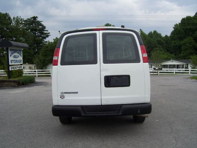 2007 Chevrolet Express 750i 4dr Sdn