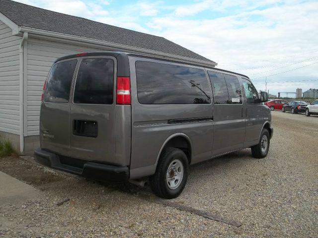 2007 Chevrolet Express 4dr Sdn LWB Sedan