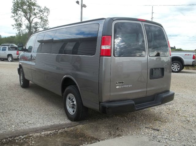 2007 Chevrolet Express 4dr Sdn LWB Sedan