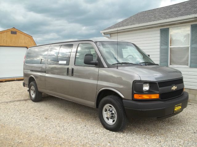 2007 Chevrolet Express 4dr Sdn LWB Sedan