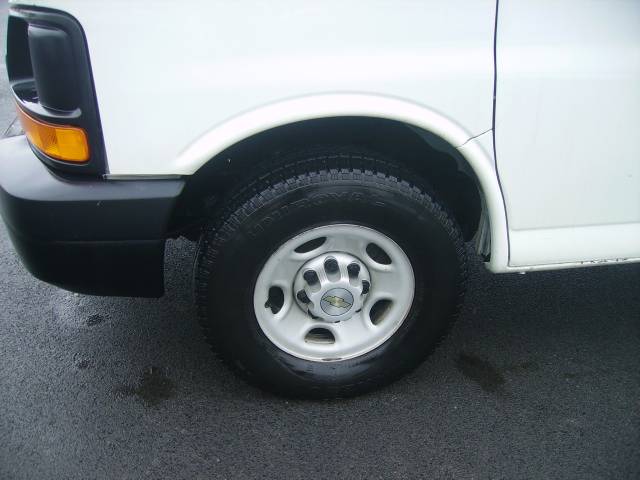 2007 Chevrolet Express Base