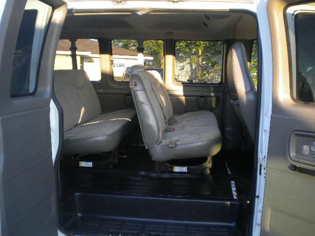 2007 Chevrolet Express 4dr Sdn LWB Sedan