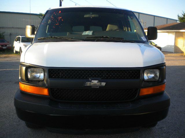 2007 Chevrolet Express 4dr Sdn LWB Sedan