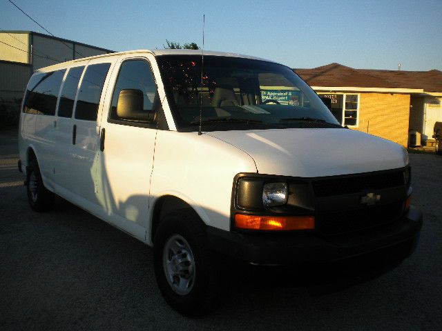 2007 Chevrolet Express 4dr Sdn LWB Sedan