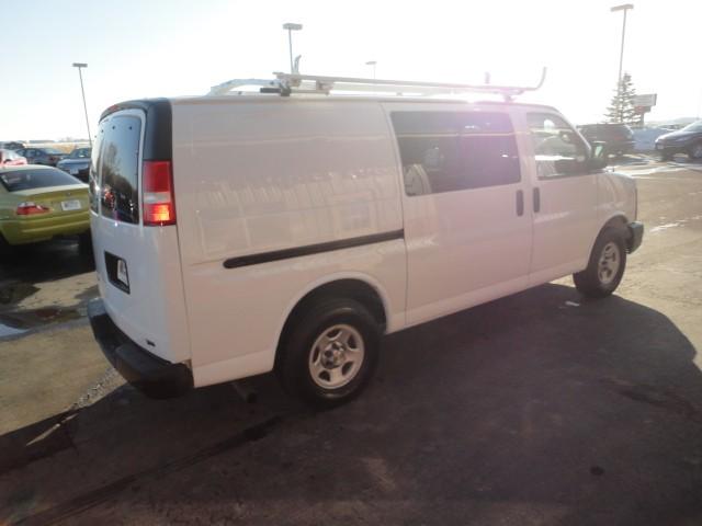 2007 Chevrolet Express Base