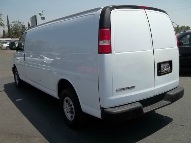 2007 Chevrolet Express Limited 4WD One Owner Leather