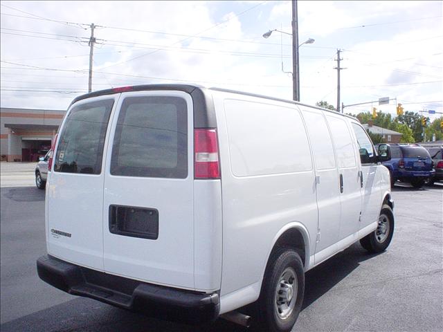 2007 Chevrolet Express Base