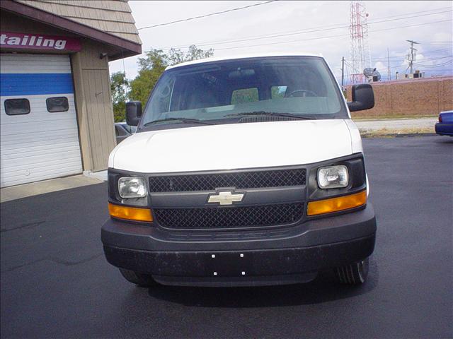 2007 Chevrolet Express Base